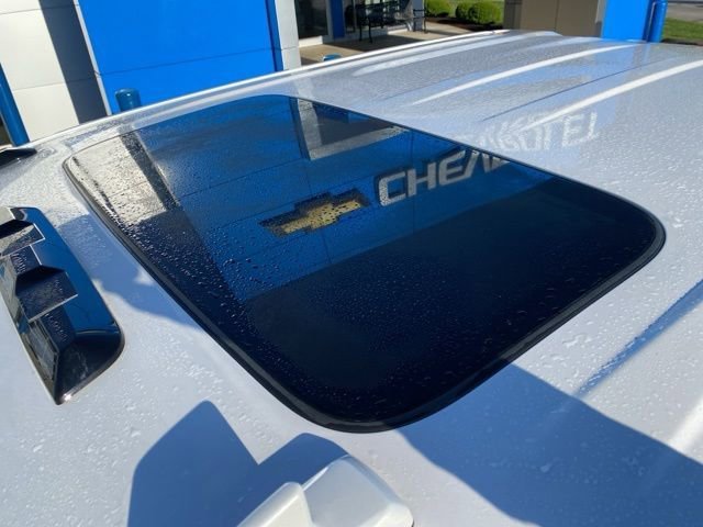 Used 2024 Iridescent Pearl Tricoat Chevrolet High Country DRW image 10
