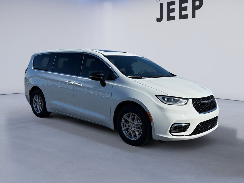 2026 Chrysler Pacifica Select - Photo 8