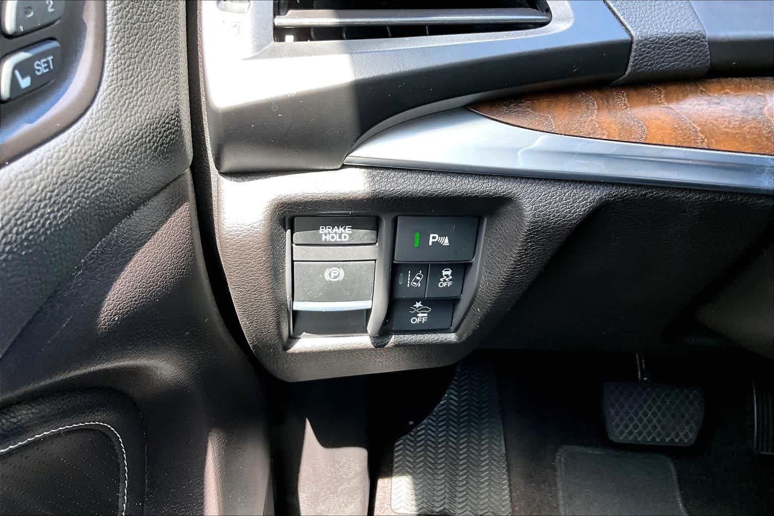 Used 2020 Lunar Silver Metallic Acura w/Technology Pkg image 34