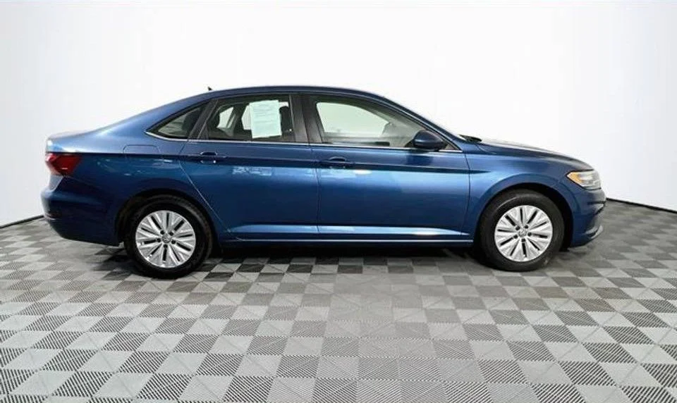 Used 2019 Blue Volkswagen 1.4T S image 8