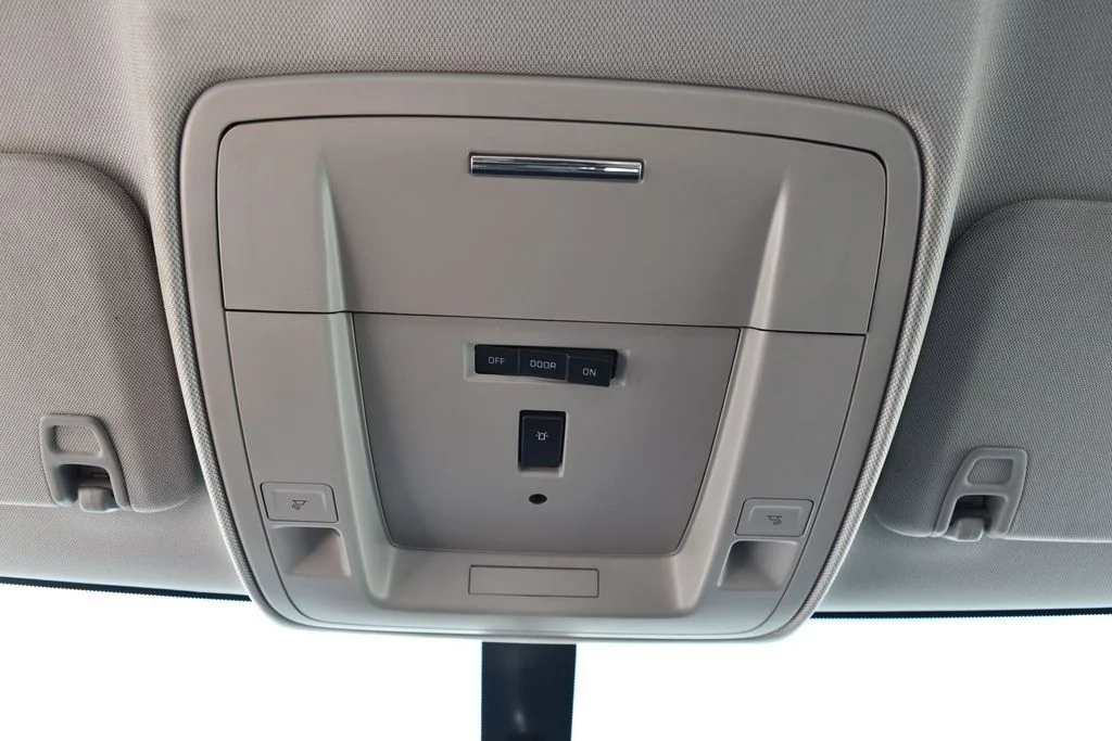 Used 2015 White Chevrolet Work Truck image 17