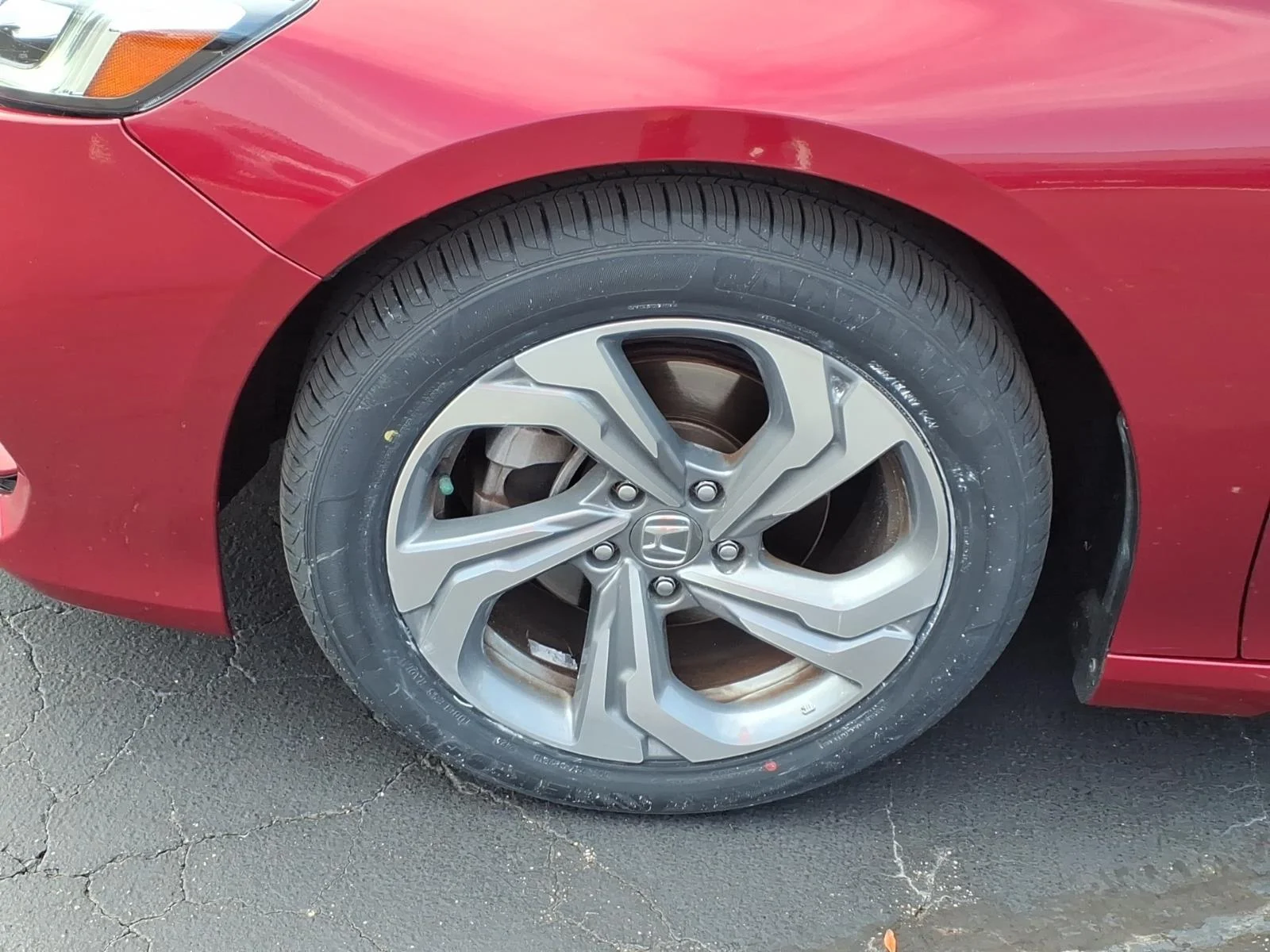 Used 2019 Radiant Red Metallic Honda EX-L image 31