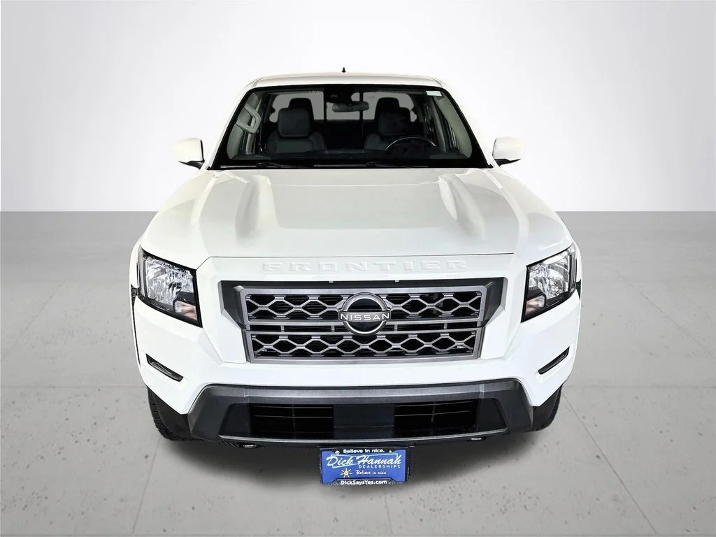 Used 2022 White Nissan SV image 3