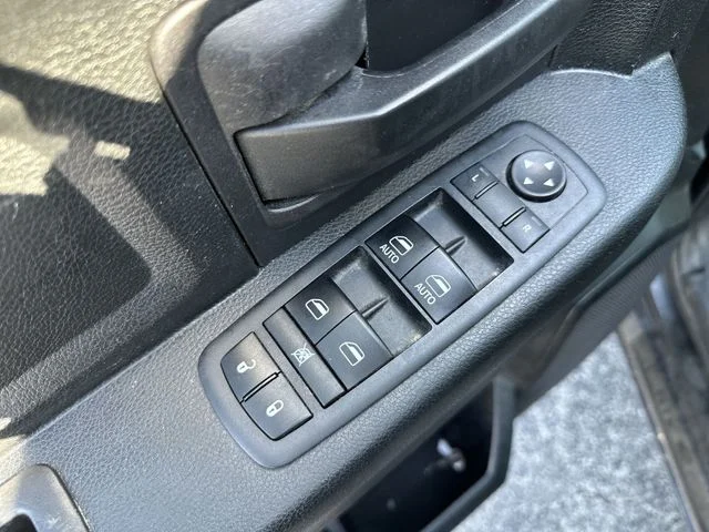 Used 2018 Gray Ram ST image 17