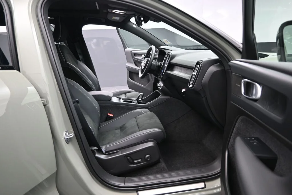 Certified Used 2023 Green Volvo Ultimate image 16