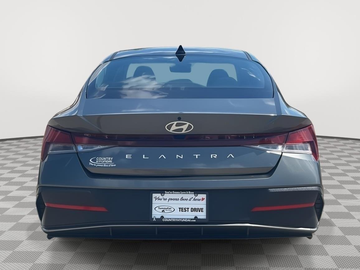 2024 Hyundai Elantra SEL - Photo 12