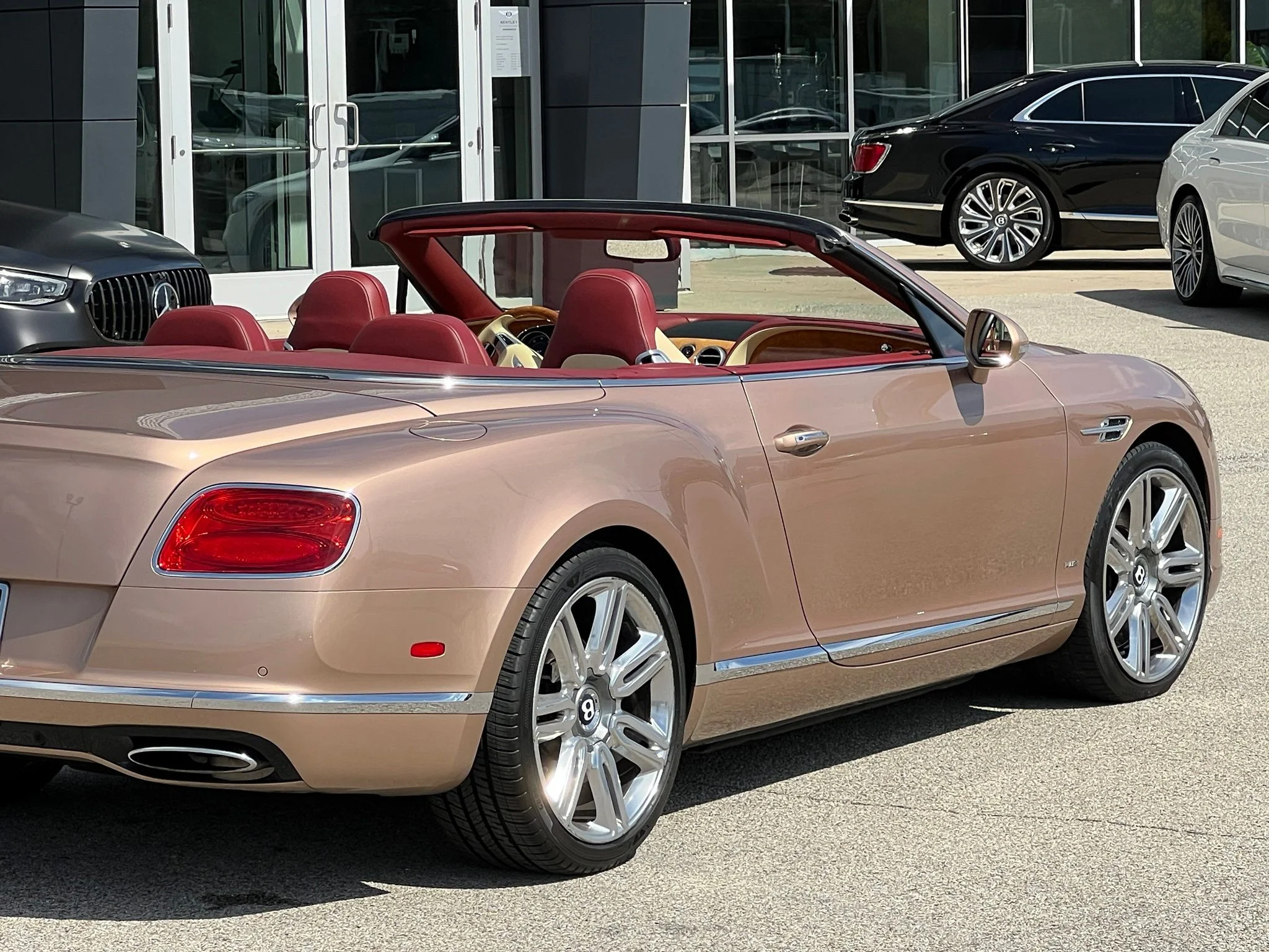 Used 2017 Gold Bentley W12 image 15