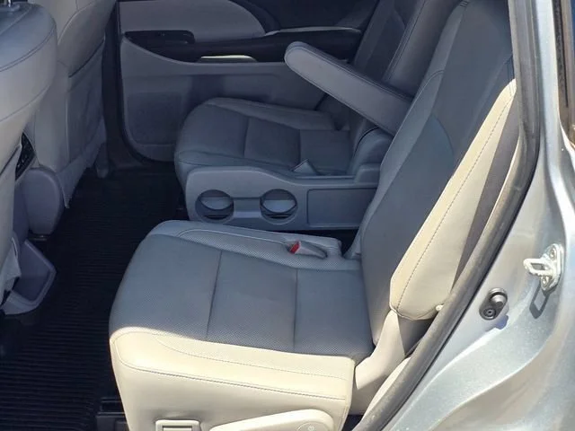 Used 2017 Celestial Silve Toyota Limited image 17