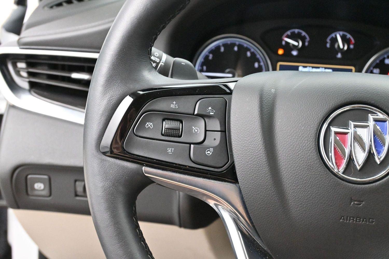 Used 2023 Summit White Buick Essence image 17