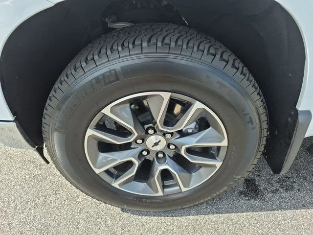 Used 2025 White Chevrolet LTZ image 10