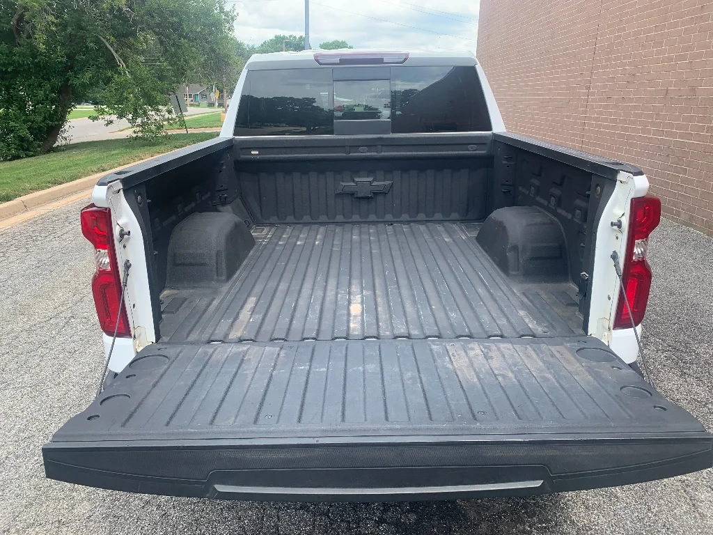 Used 2023 Summit White Chevrolet LTZ image 5