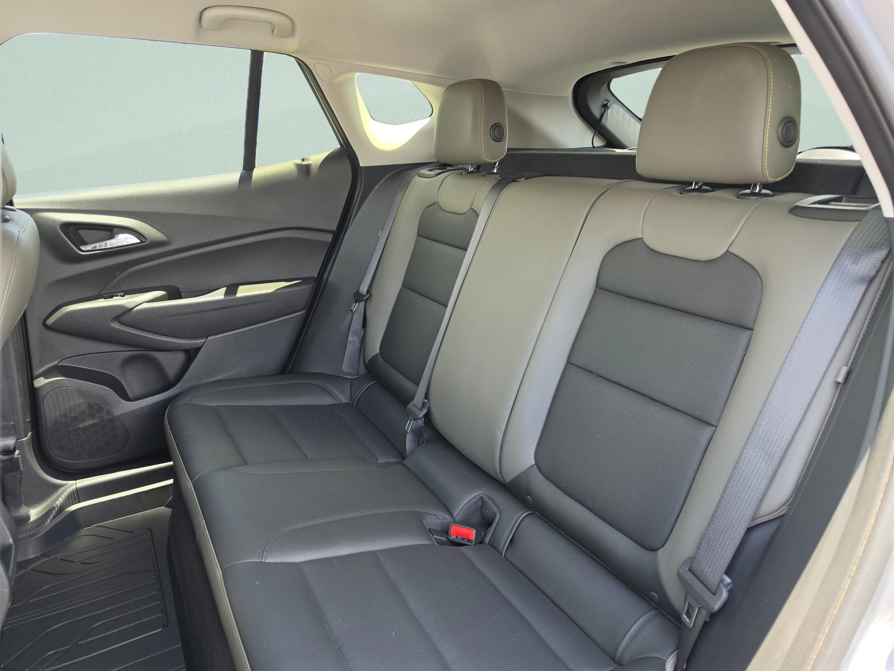 Used 2025 Sterling Gray Metallic Chevrolet ACTIV image 22