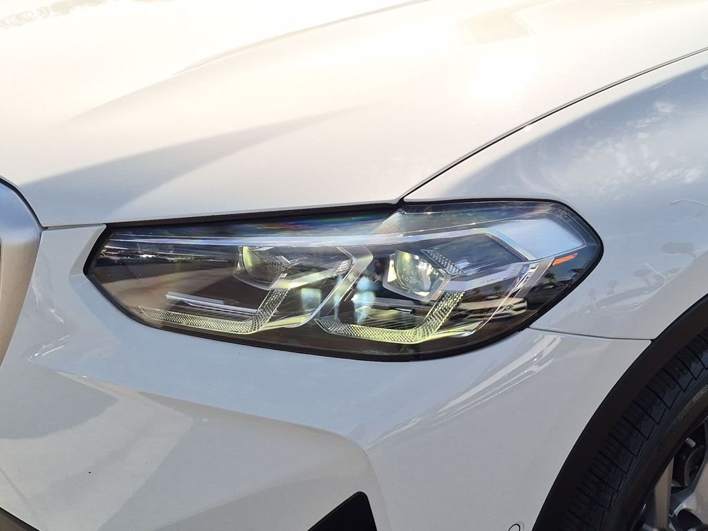 Used 2024 White BMW xDrive30i image 25