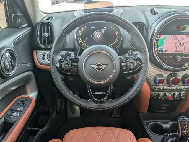Used 2021 Green MINI  image 33