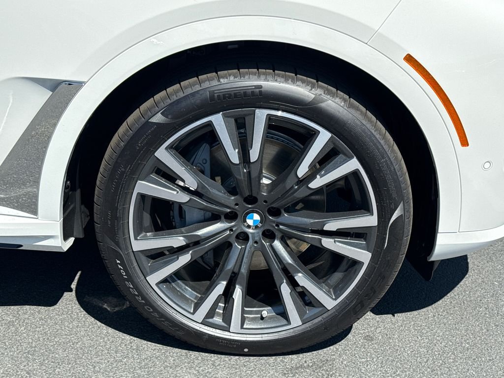 New 2026 Alpine White BMW xDrive40i image 7