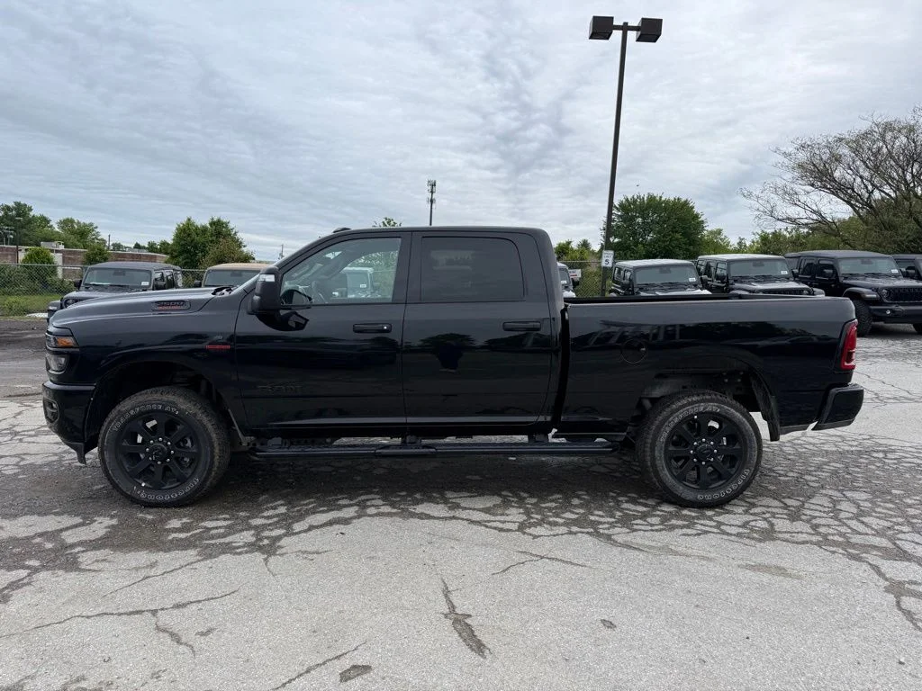 New 2026 Diamond Black Crystal Pearl-Coat Exterior Paint RAM Big Horn image 10