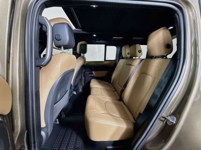 Certified Used 2025 Gray Land Rover X-Dynamic SE image 24