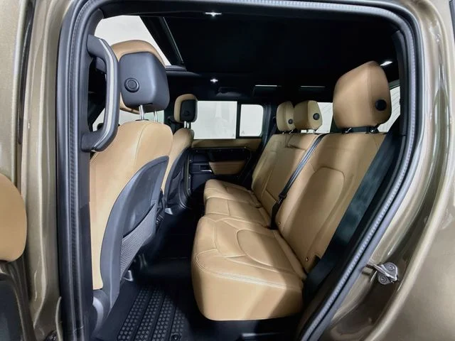 Certified Used 2025 Gray Land Rover X-Dynamic SE image 24