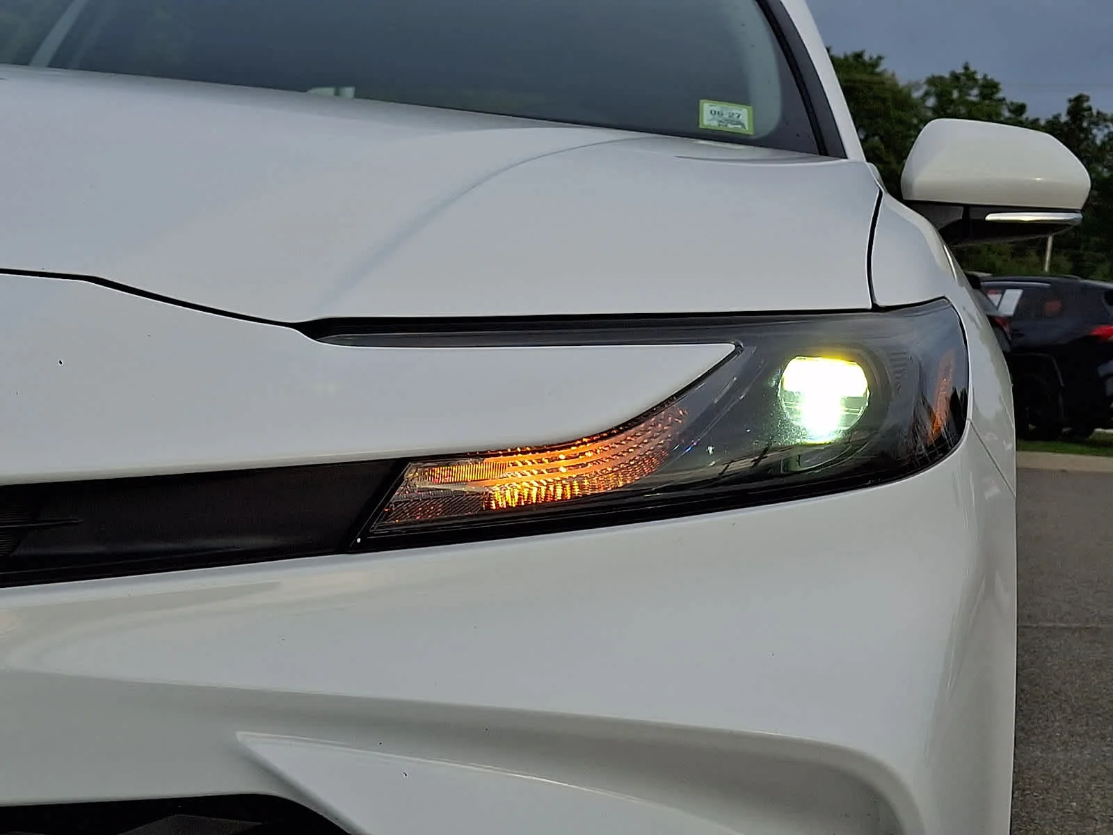 Used 2025 Ice Cap Toyota LE image 11