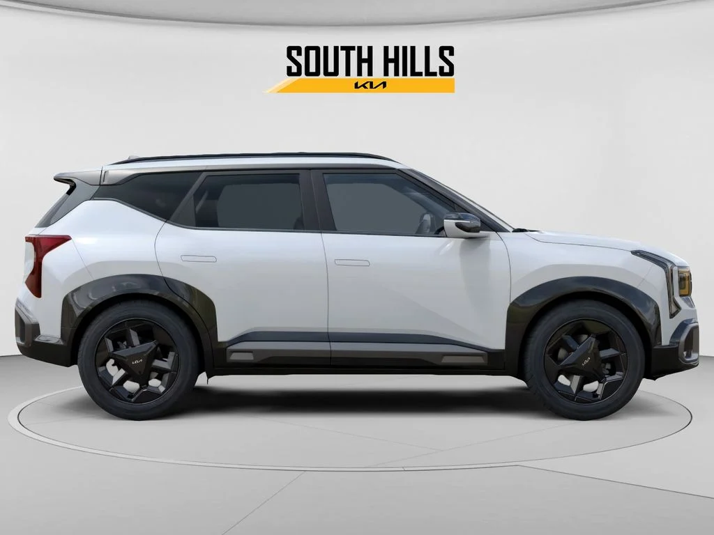 New 2027 White Kia X-Line S image 7