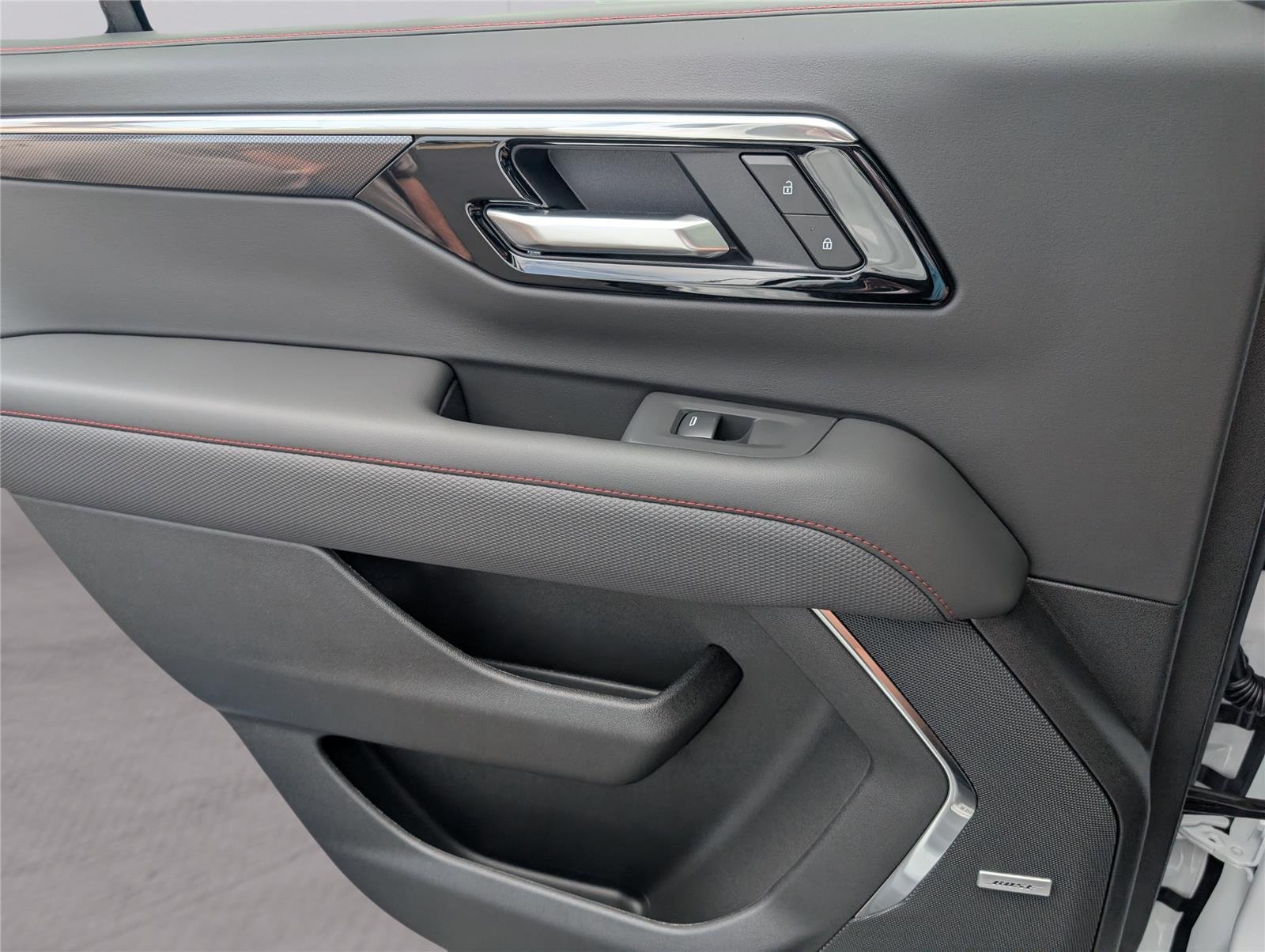 New 2026 Summit White Chevrolet RST image 28