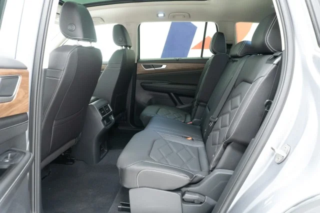 2026 Volkswagen Atlas SE w/Tech - Photo 24