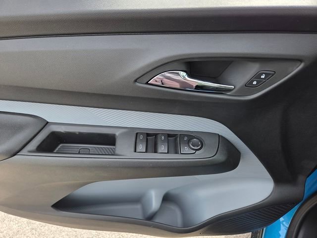 2027 Chevrolet Bolt LT - Photo 9