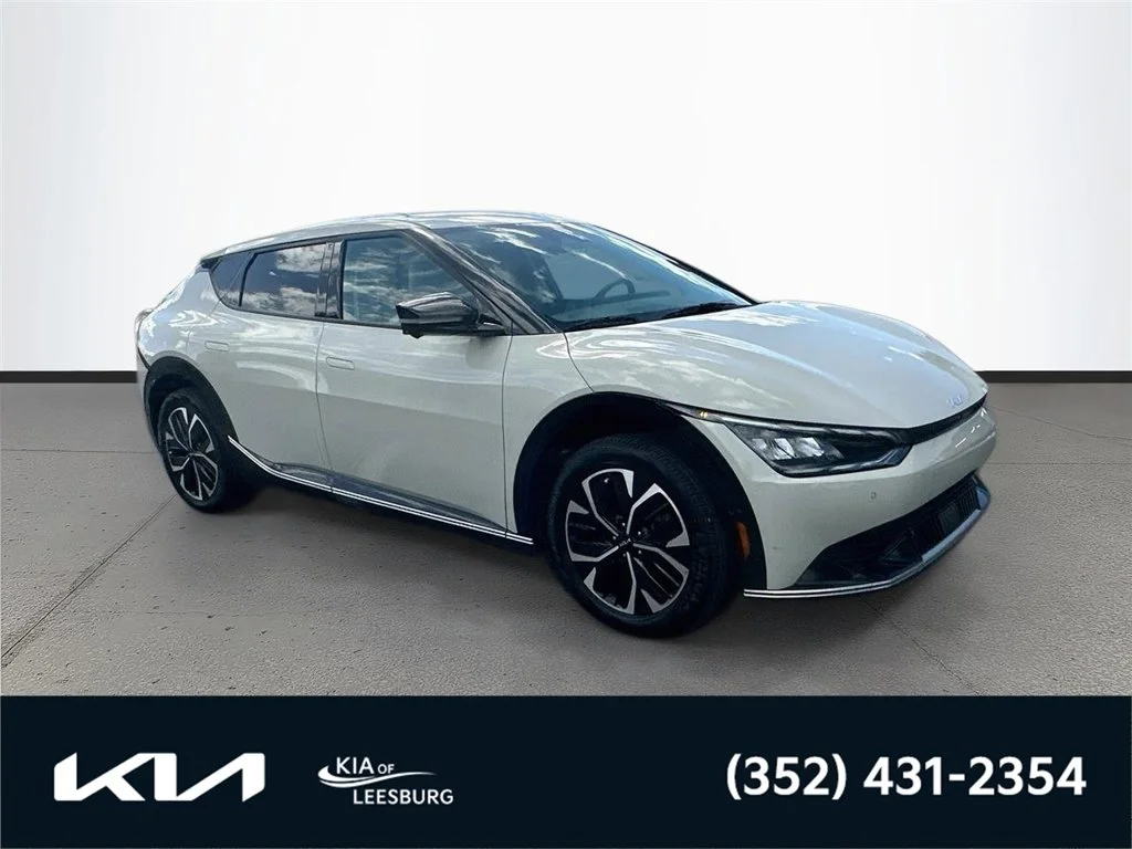 Certified Used 2023  Kia Wind image 1
