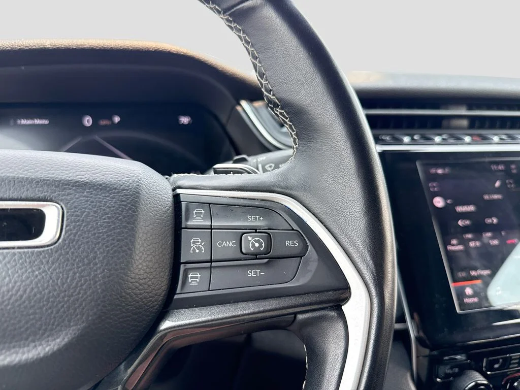 Used 2022 Black Jeep Laredo image 17
