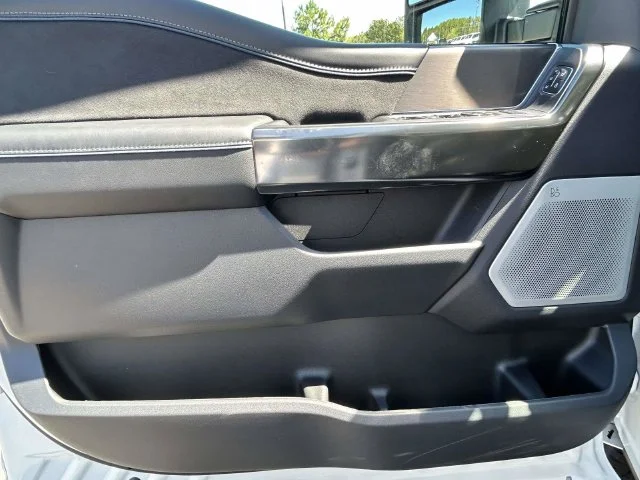 New 2027 White Ford Platinum image 12
