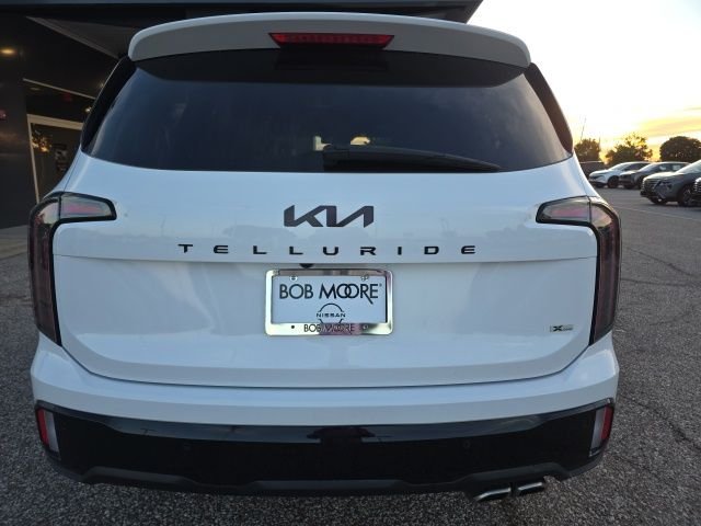Used 2025 White Kia EX X-Line image 4