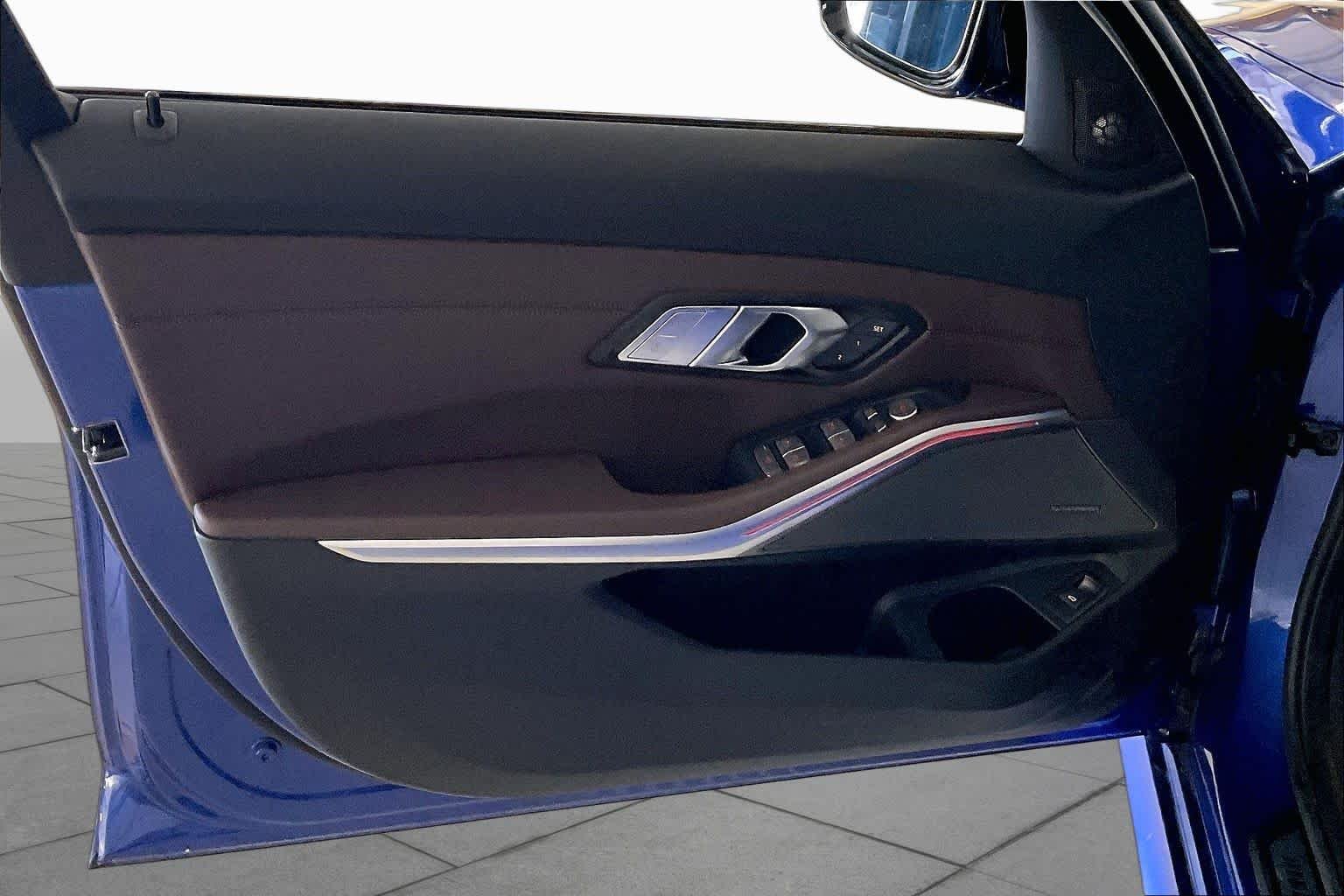 New 2026 Portimao Blue Metallic BMW 330i image 10