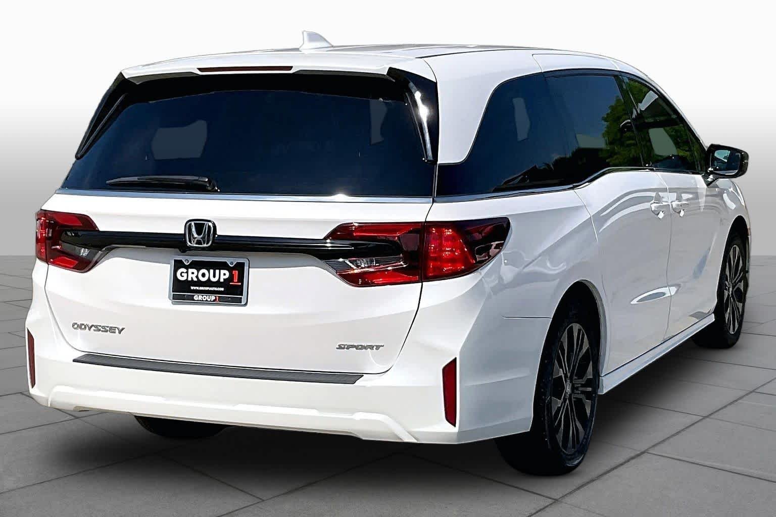 Used 2025 Platinum White Pearl Honda Sport-L image 13