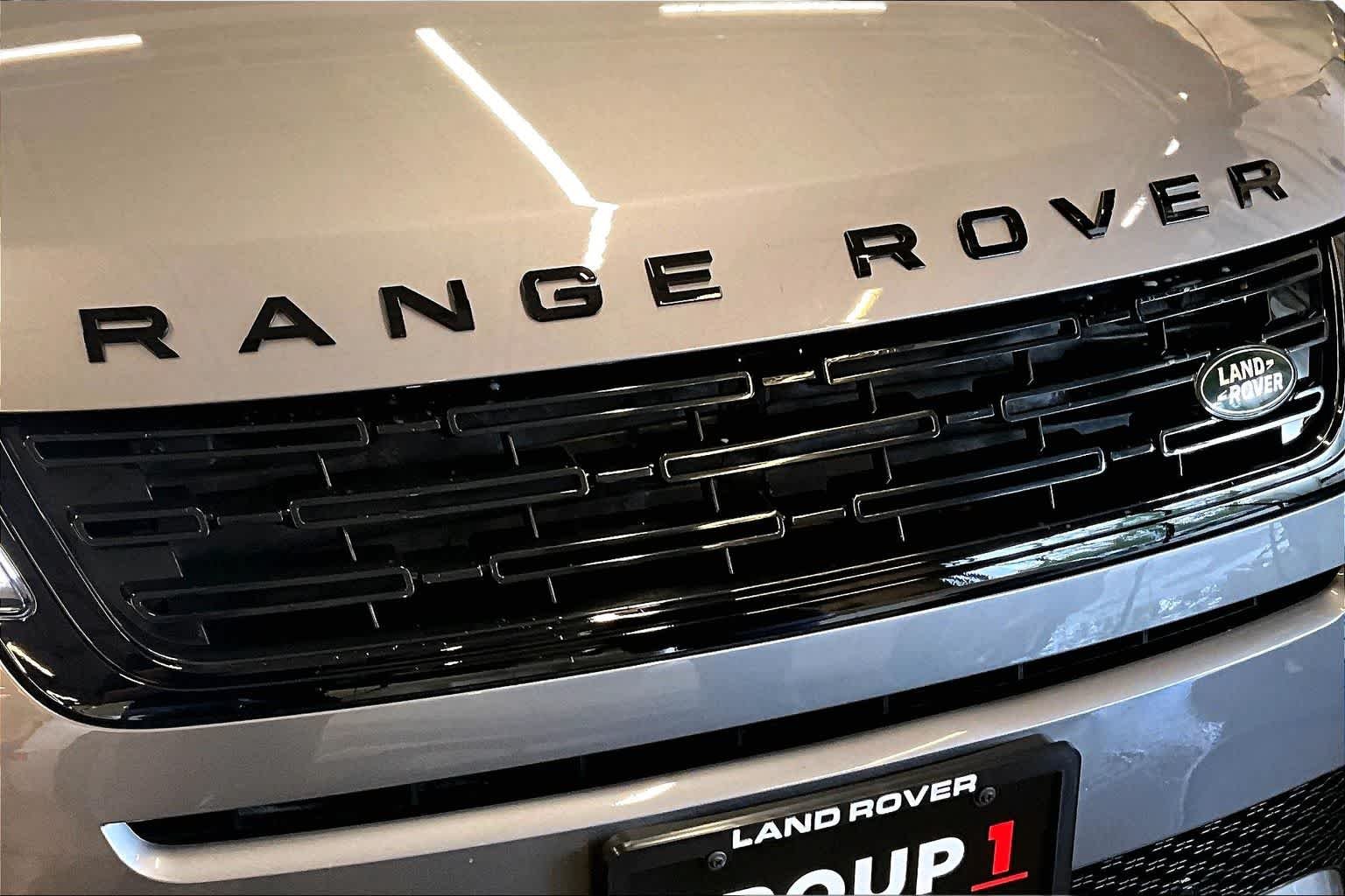 Used 2026 Eiger Grey Metallic Land Rover Dynamic SE image 59