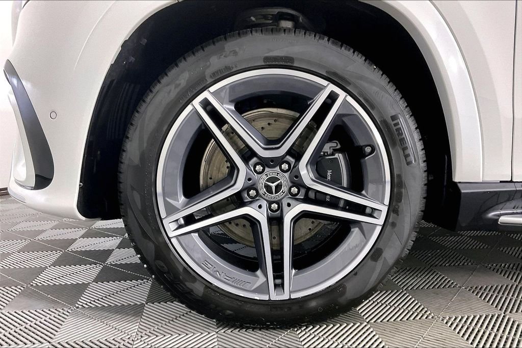 New 2026 Polar White Mercedes-Benz GLS 450 image 12