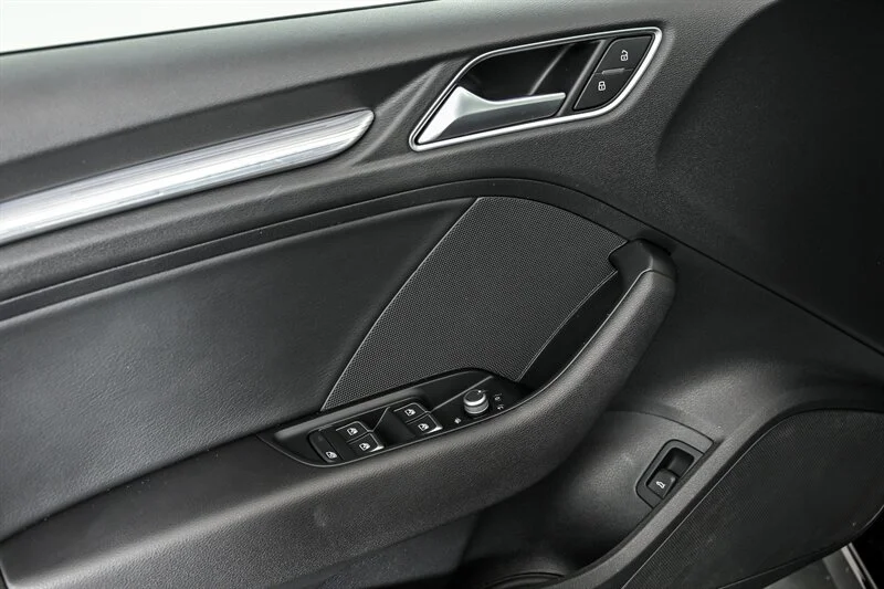 Used 2020 Brilliant Black Audi quattro S line Premium 45 image 13