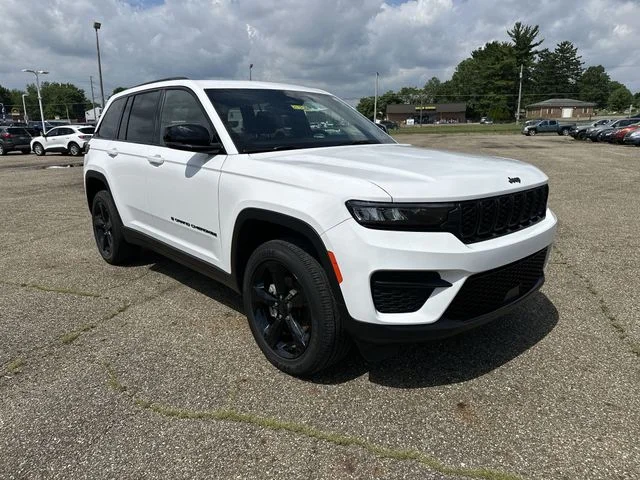 Used 2024 White Jeep Altitude X image 11
