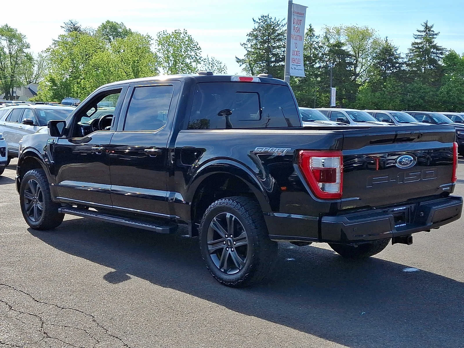 Used 2023 Agate Black Metallic Ford LARIAT image 4