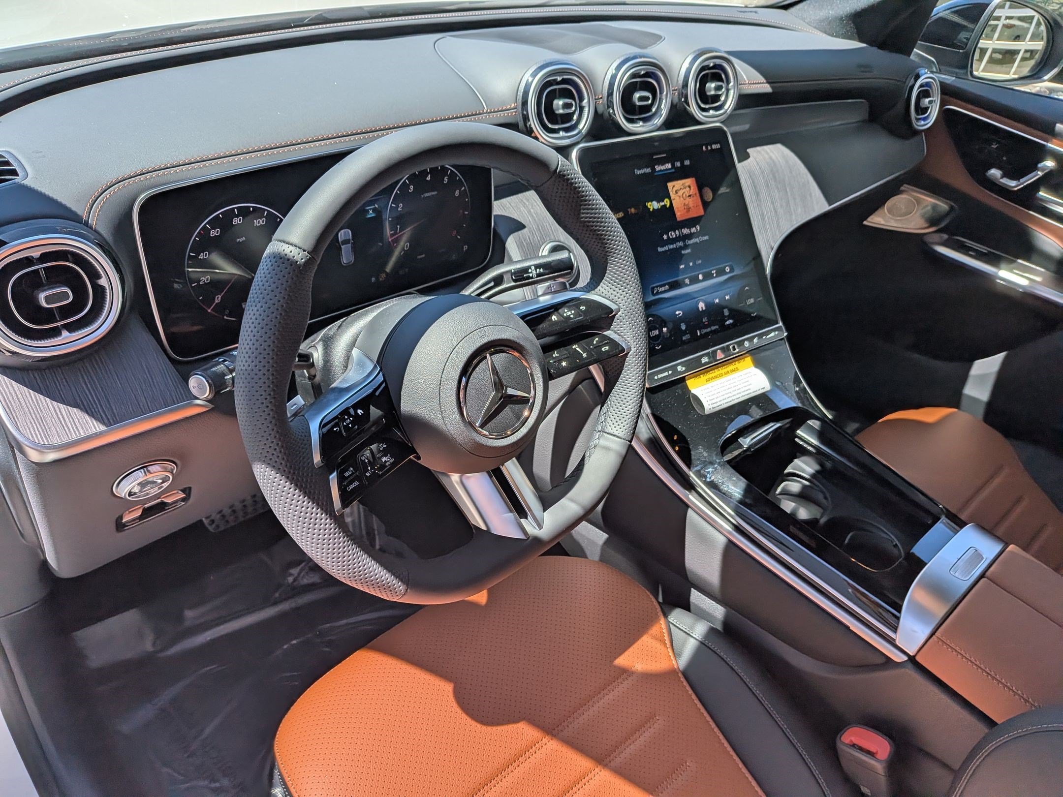 New 2026 Polar White Mercedes-Benz GLC 300 image 10