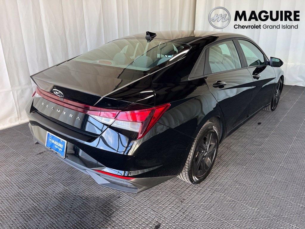 Used 2021 Black Hyundai SEL image 27