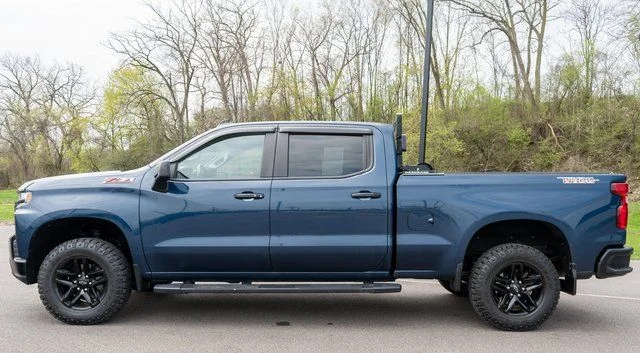Used 2021 Blue Chevrolet LT Trail Boss image 9