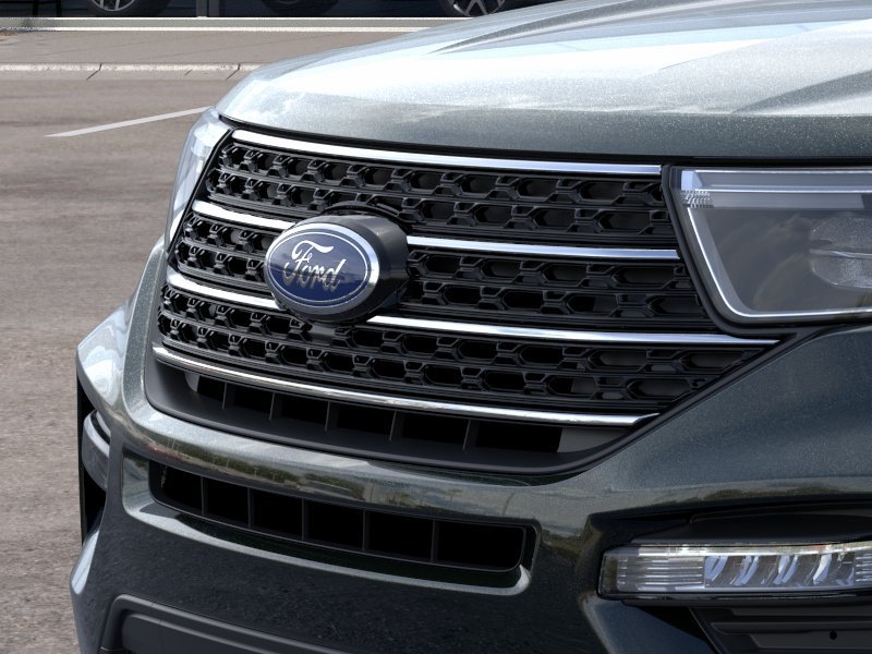 New 2024 Forged Green Metallic Ford XLT image 17
