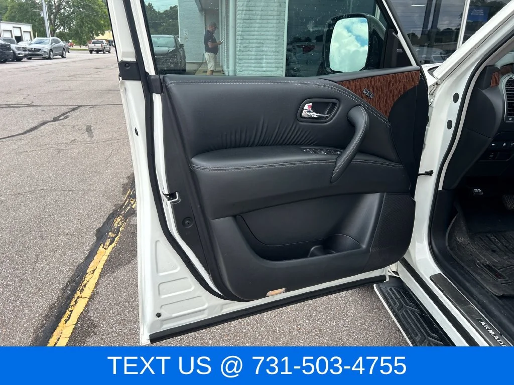 Used 2020 White Nissan Platinum image 11