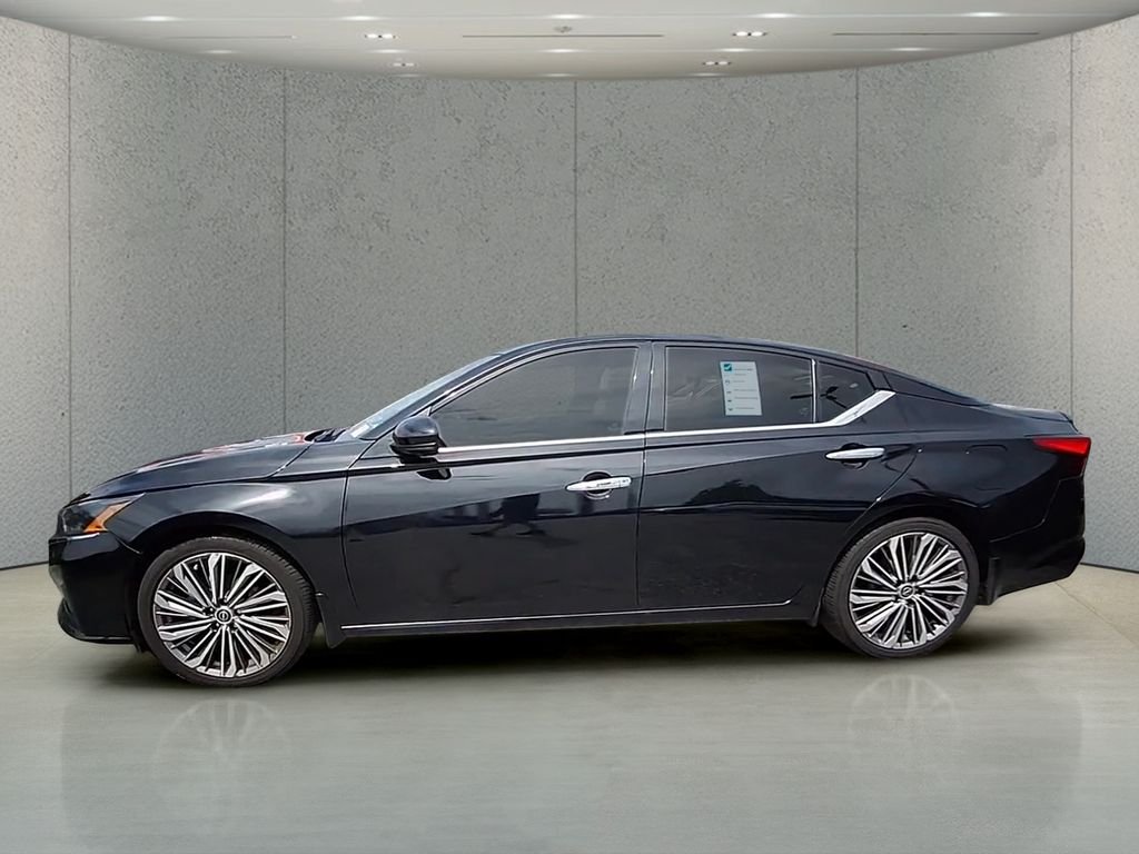 Used 2025 Black Nissan 2.5 SL image 52