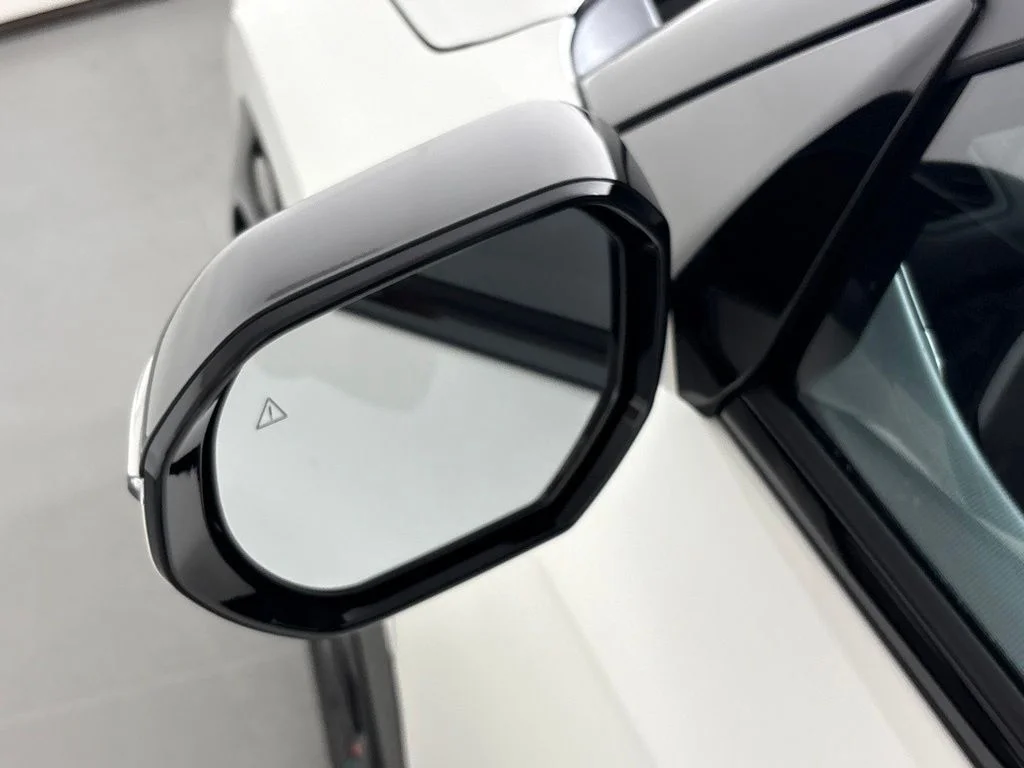 New 2027 Snow White Pearl / Black Roof Kia X-Line image 13