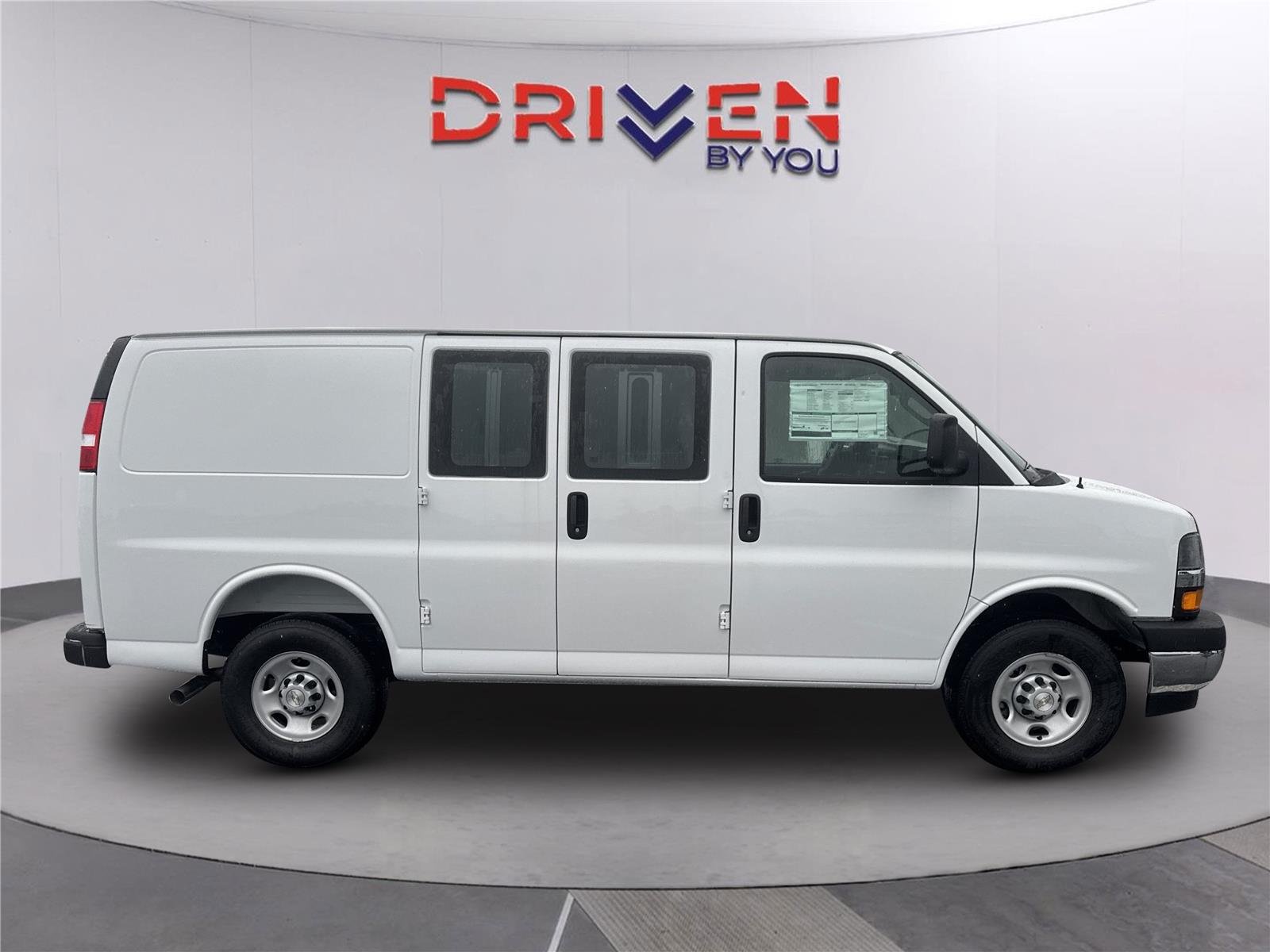 New 2026 Summit White Chevrolet WT image 3