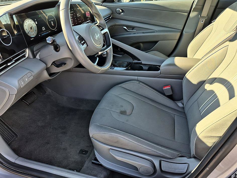 Used 2025 Fluid Metal Hyundai SEL Convenience image 14