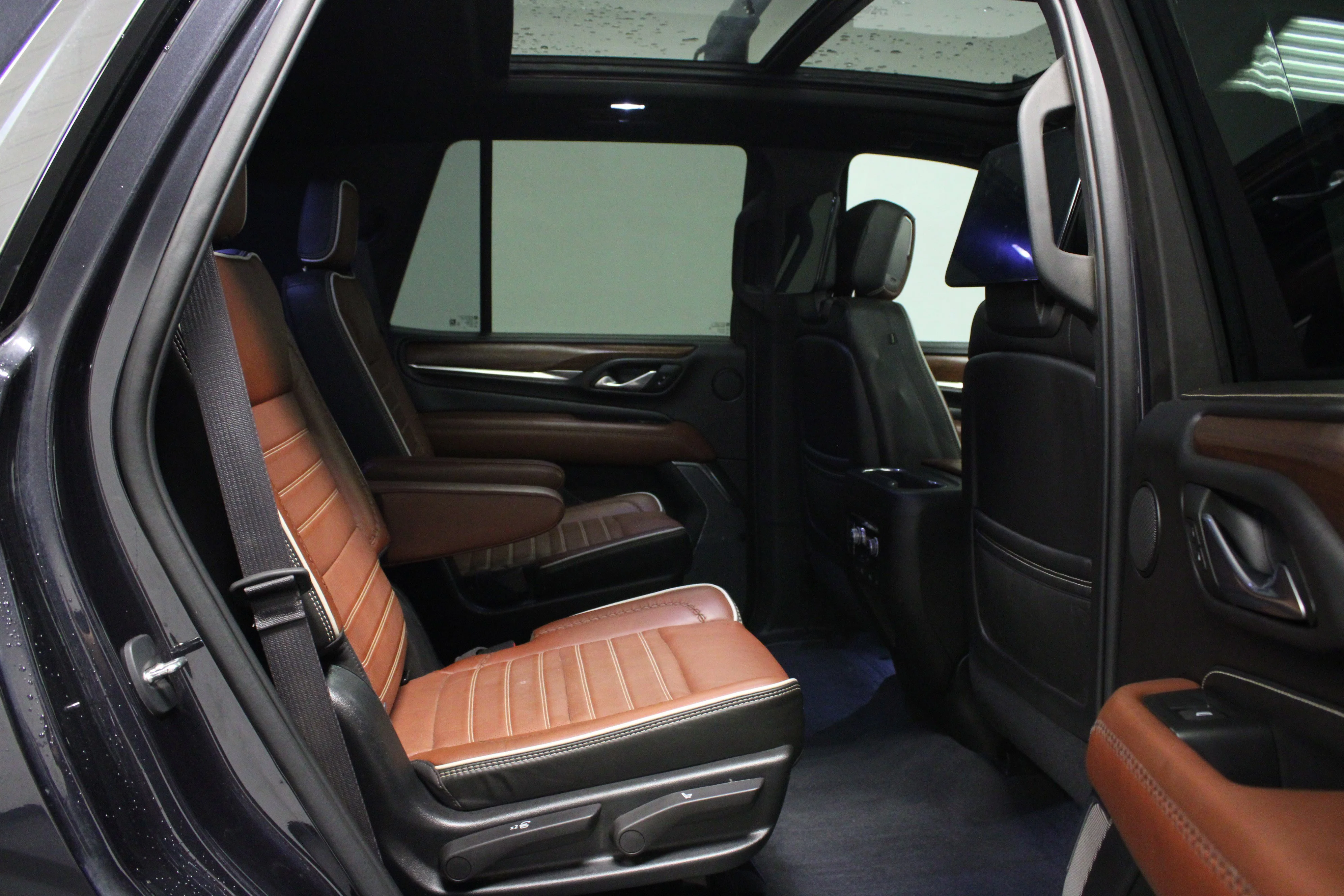 Used 2023 Titanium Rush Metallic GMC Denali Ultimate image 17