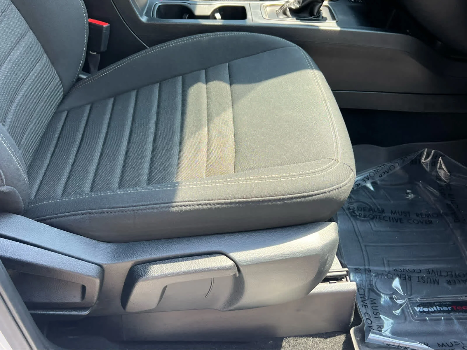 Certified Used 2020 Oxford White Ford XLT image 18
