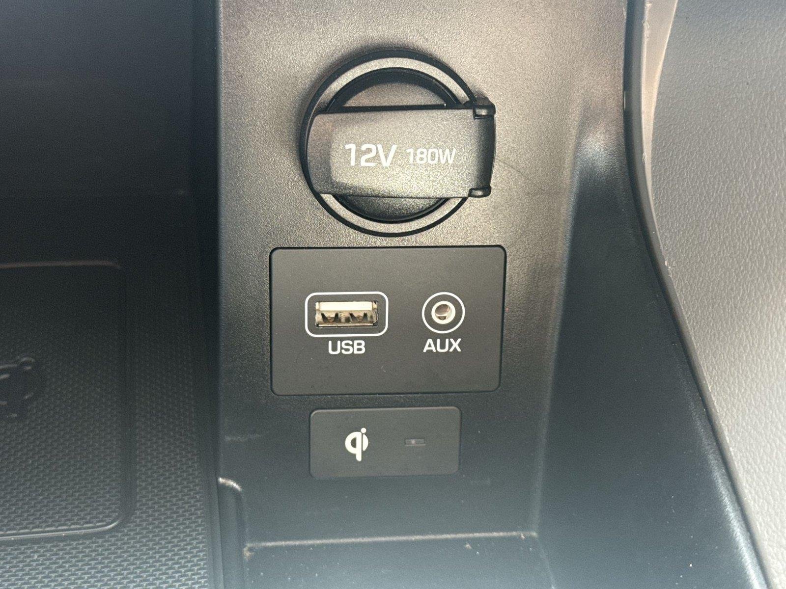 Used 2020 Fluid Metal Hyundai Limited image 35